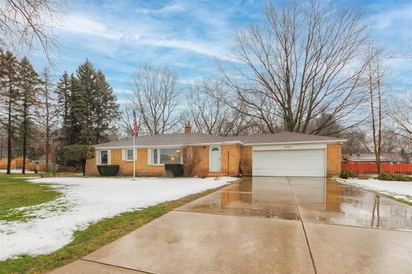 4013 Applewood Drive, Saint Joseph, MI 49085-9626