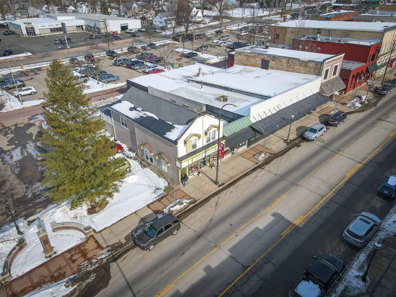 Fremont, MI 49412,35 W Main Street
