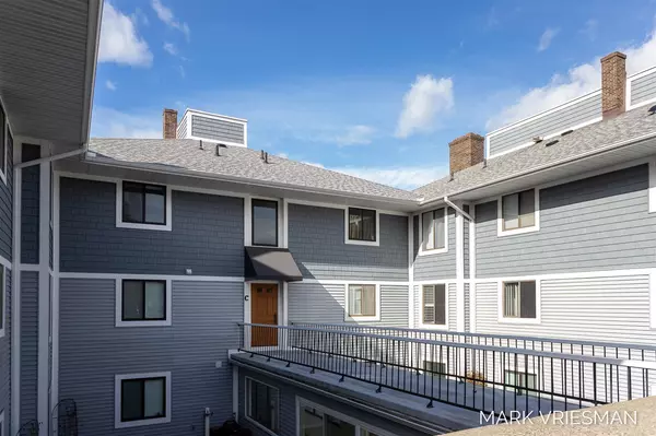 Spring Lake, MI 49456-1748,400 Lakeview Court