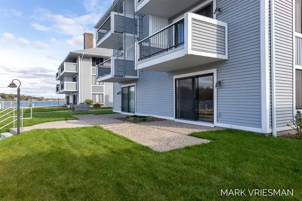 Spring Lake, MI 49456-1748,400 Lakeview Court