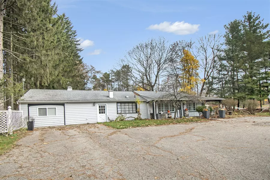 4491 S Jackson Road, Jackson, MI 49201-8301
