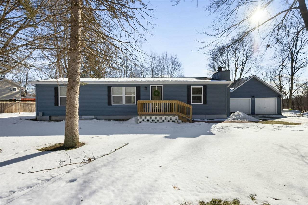 23571 Engle Street, Cassopolis, MI 49031-9714