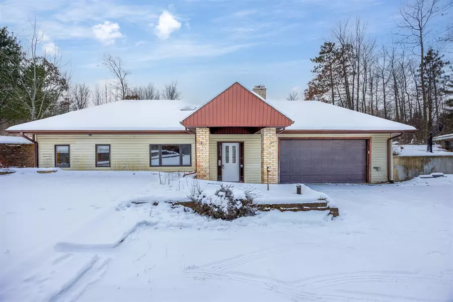 19727 Hoover Road, Big Rapids, MI 49307