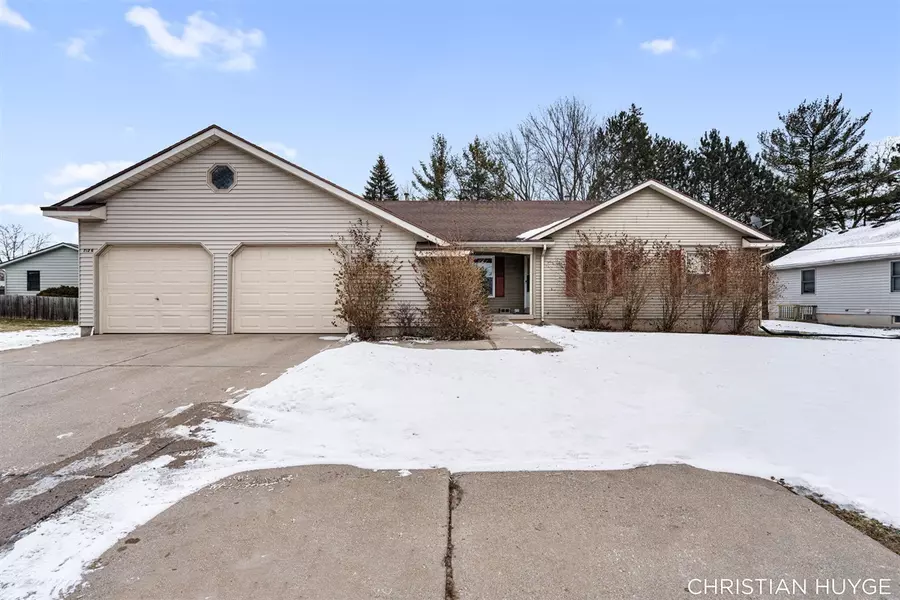 2126 Breton Road, Grand Rapids, MI 49506