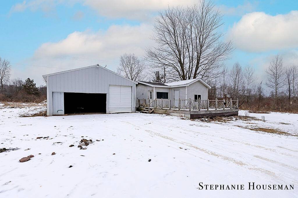 6464 Decker Road, Orleans, MI 48865-9705