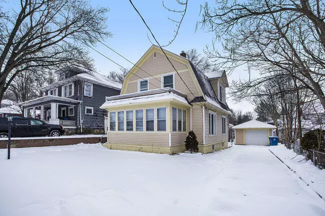 43 S Byron Street, Battle Creek, MI 49017-4815