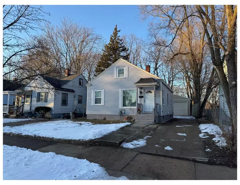 933 Dickinson Street, Grand Rapids, MI 49507