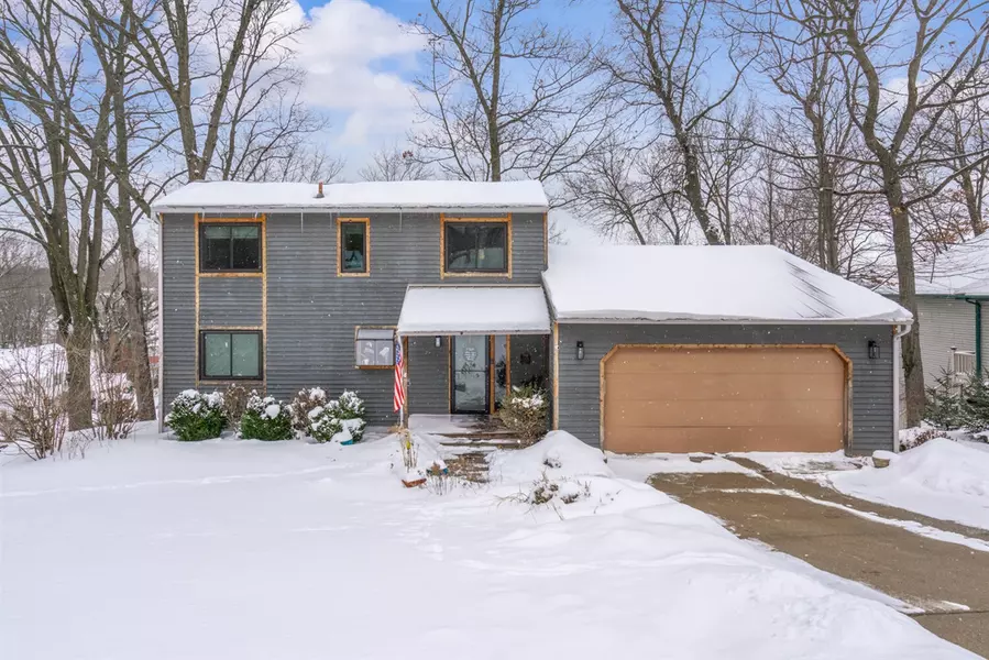 343 South Fork, Plainwell, MI 49080-9128