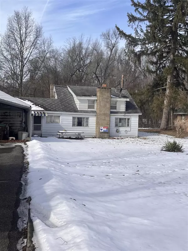 1033 N Clark Street, Albion, MI 49224-9213