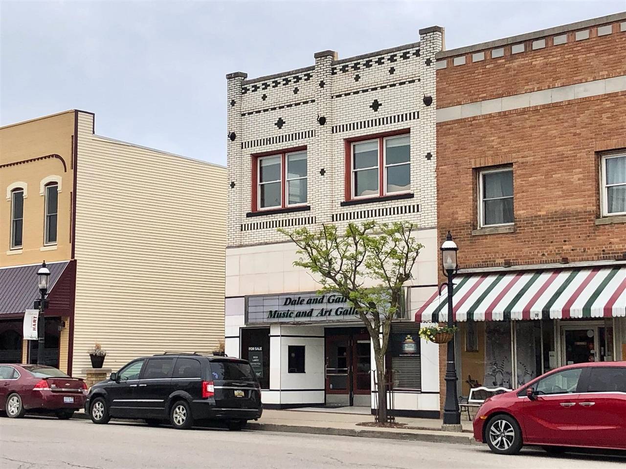 27 S State Street, Hart, MI 49420
