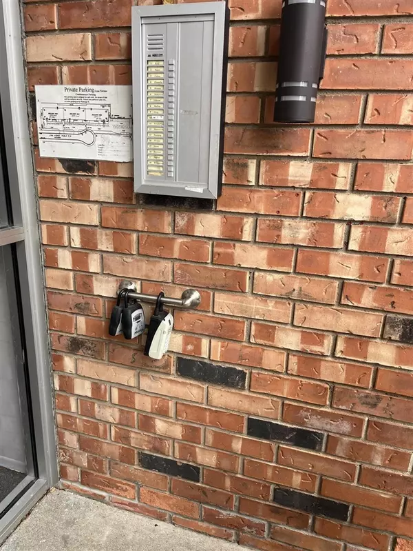 Kalamazoo, MI 49008-2958,606 Lynn Avenue