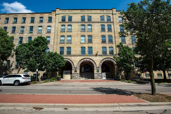 940 Monroe Avenue, Grand Rapids, MI 49503