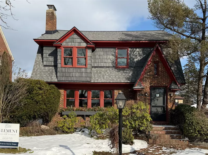 1150 E Chippewa Drive, Grand Rapids, MI 49506