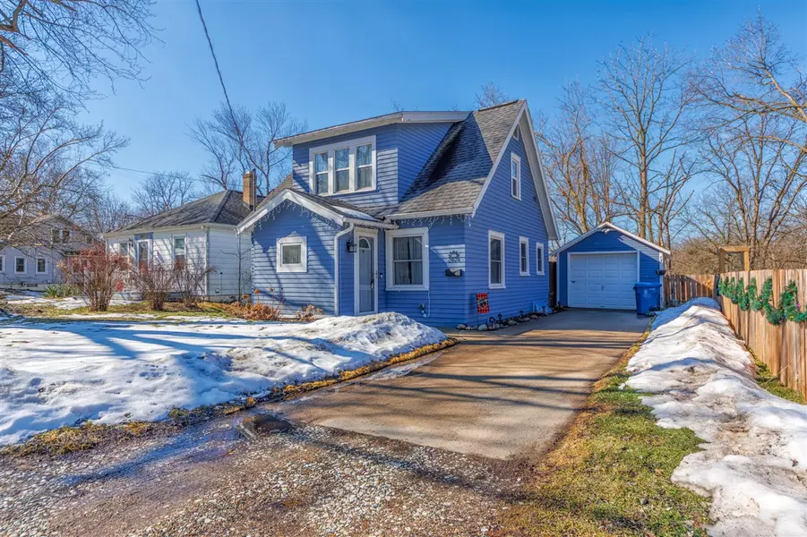 2824 S Park Street, Kalamazoo, MI 49001-4280