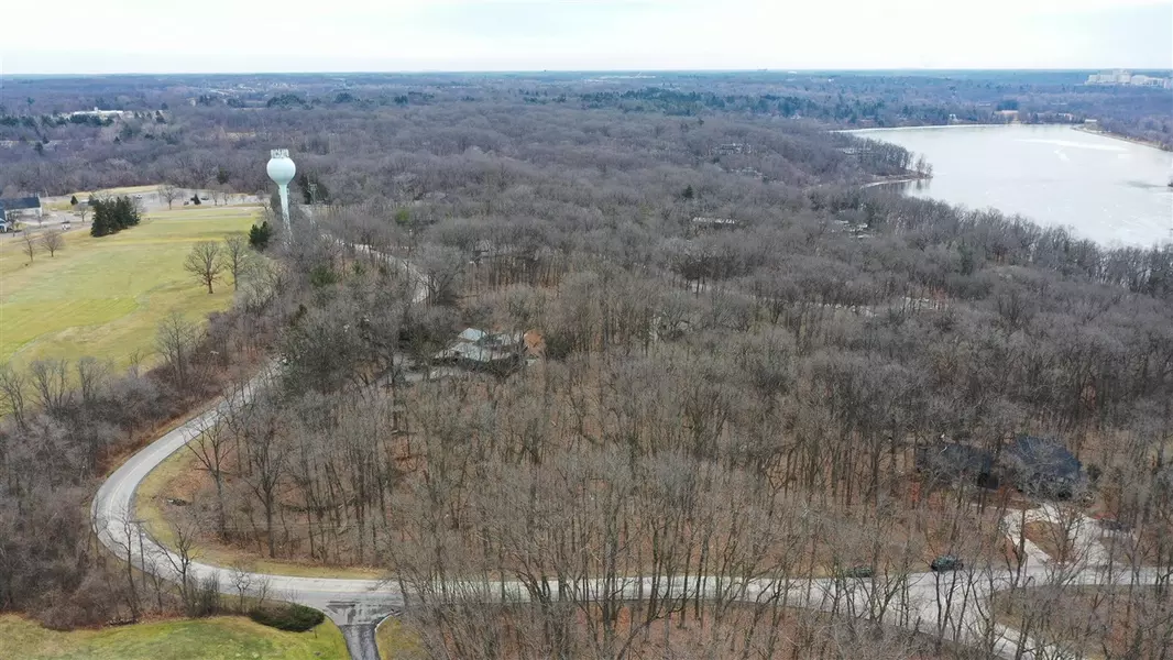 901 Country Club Road, Ann Arbor, MI 48105