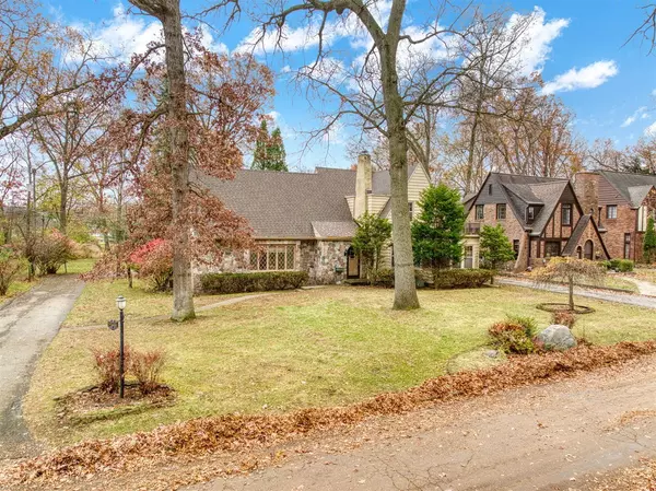 Jackson, MI 49203-3858,901 Briarcliff Road