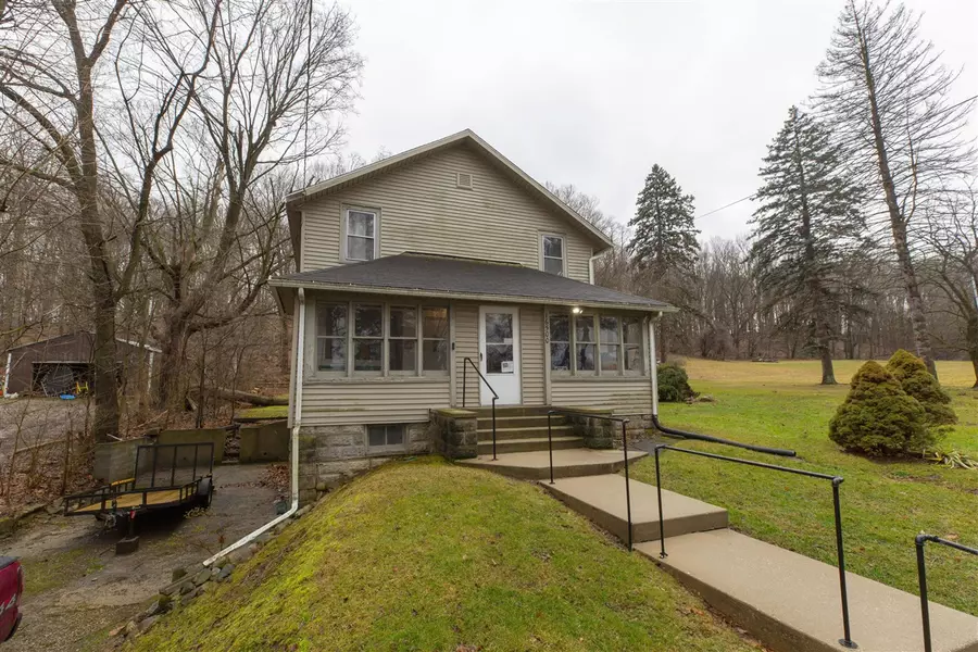 16500 S Red Bud Trail, Buchanan, MI 49107-1677