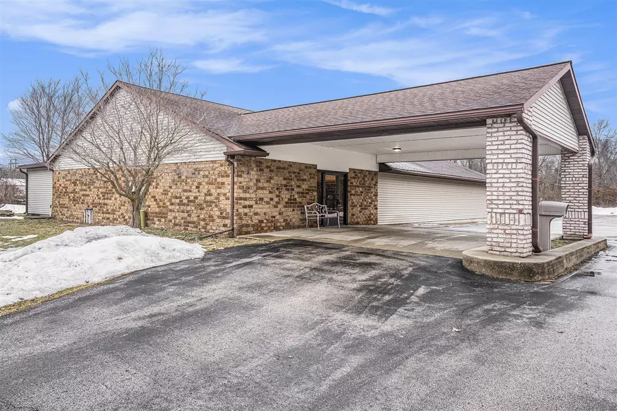 3086 E Apple Avenue, Muskegon, MI 49442