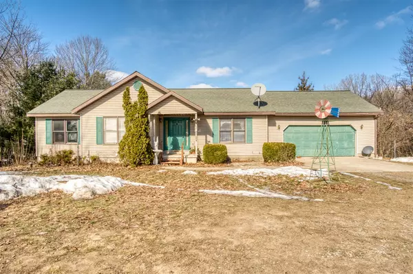 6147 22 Mile Road, Sand Lake, MI 49343