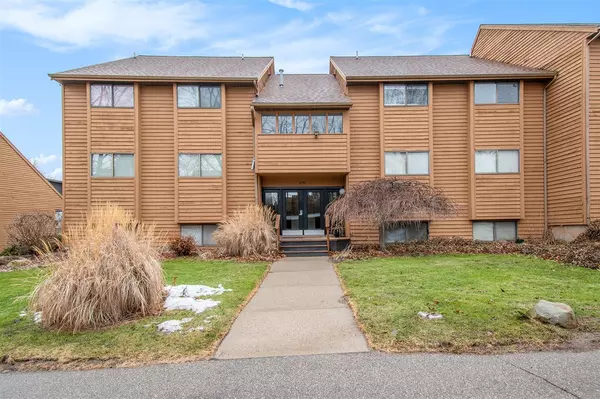 6701 Boca Vista Drive, Rockford, MI 49341