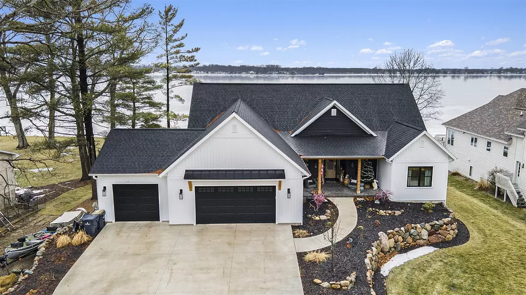 9336 E Shore Drive, Portage, MI 49002-6608