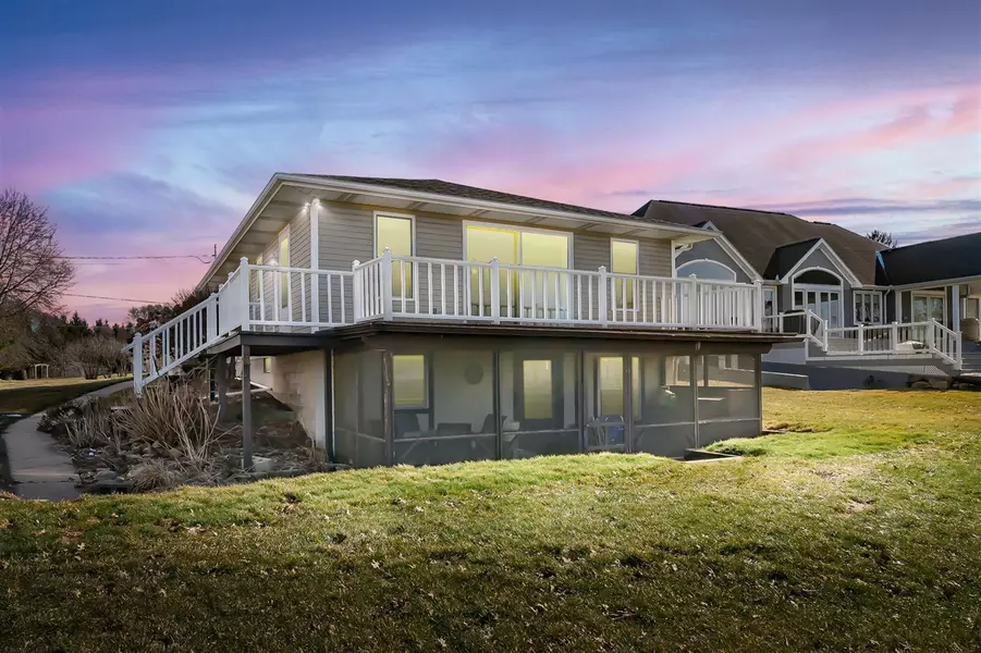 7585 S Indian Lake Drive, Vicksburg, MI 49097-8344