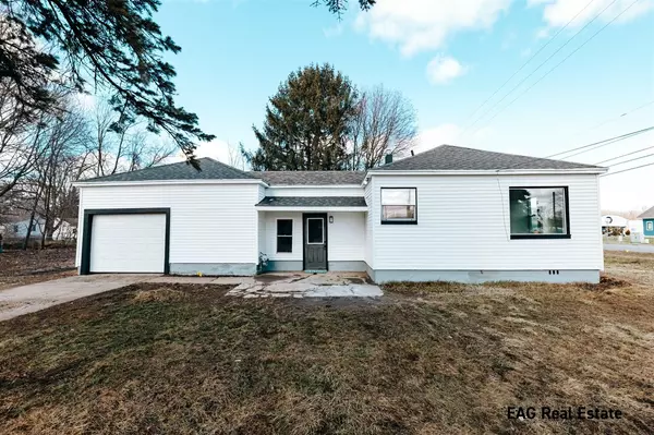 929 S Sheridan Drive, Muskegon, MI 49442