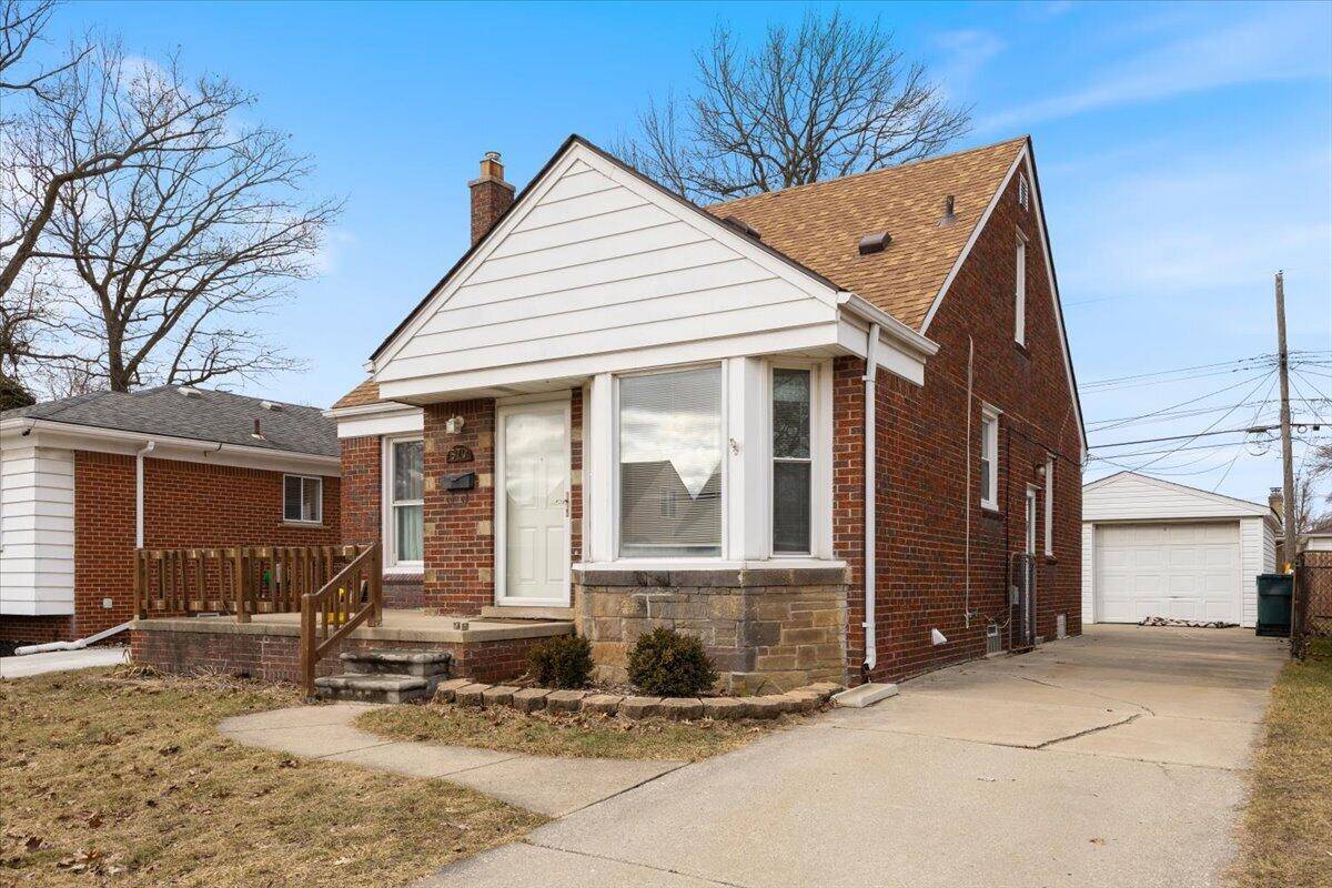 Lincoln Park, MI 48146-4608,670 Kings Highway