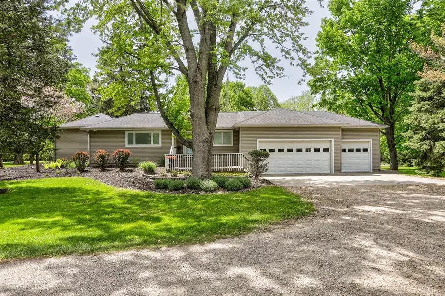 7361 North Shore Drive, South Haven, MI 49090