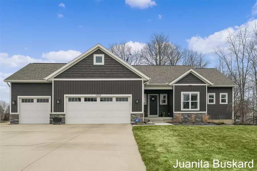 6954 City View Drive, Hudsonville, MI 49426