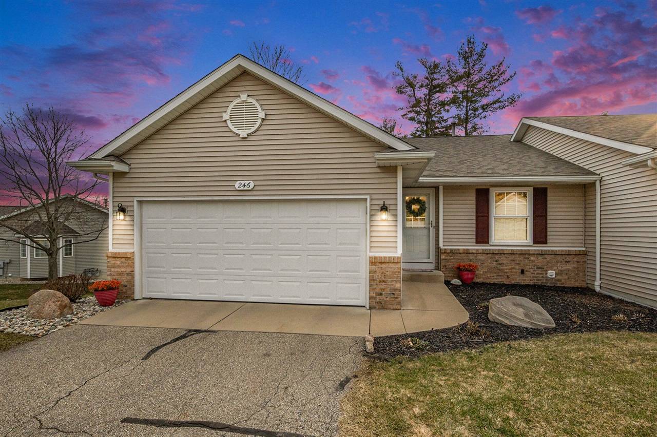 246 Timber Creek Circle, Comstock Park, MI 49321-8568
