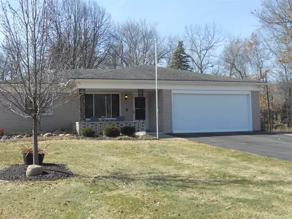 7769 Pleasant Manor Drive, Waterford, MI 48327-3684