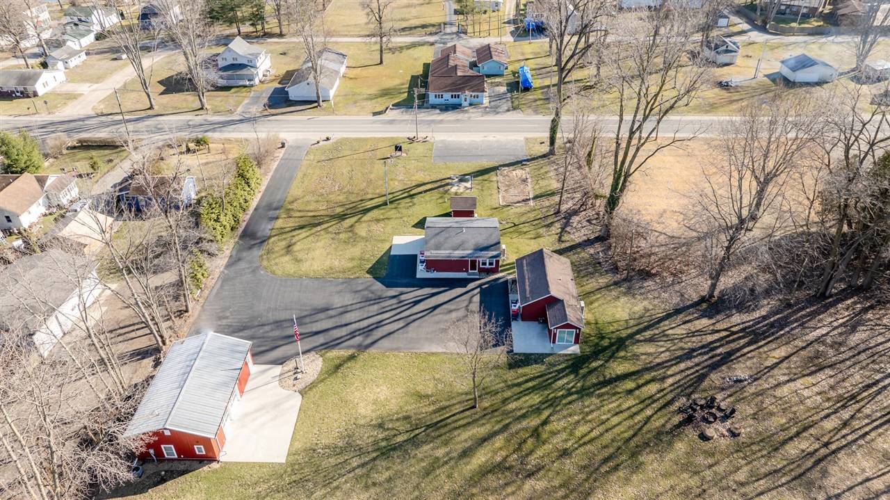 5566 Paw Paw Lake Road, Coloma, MI 49038-9628