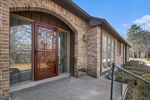 23930 Greenglen Court, Franklin, MI 48025