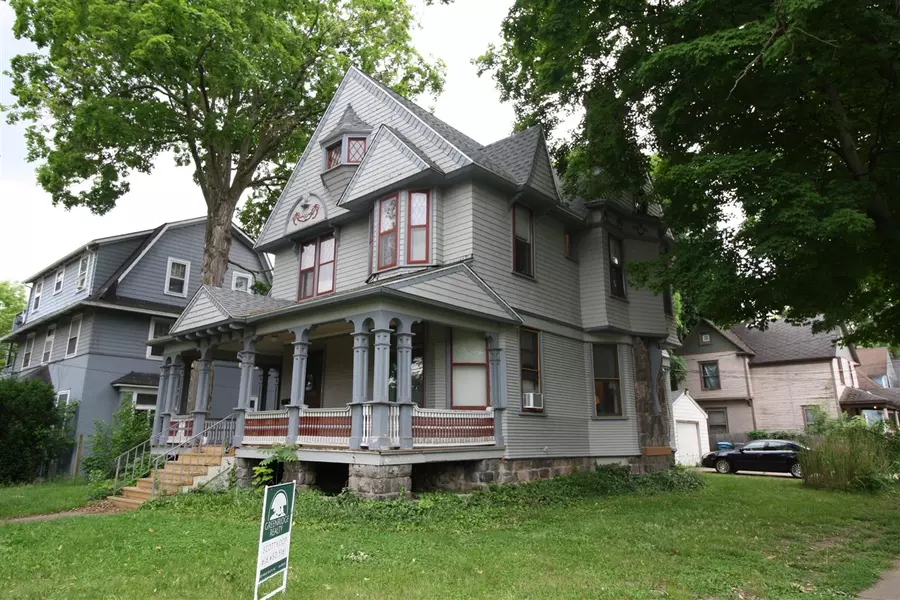 904 S Park Street, Kalamazoo, MI 49001