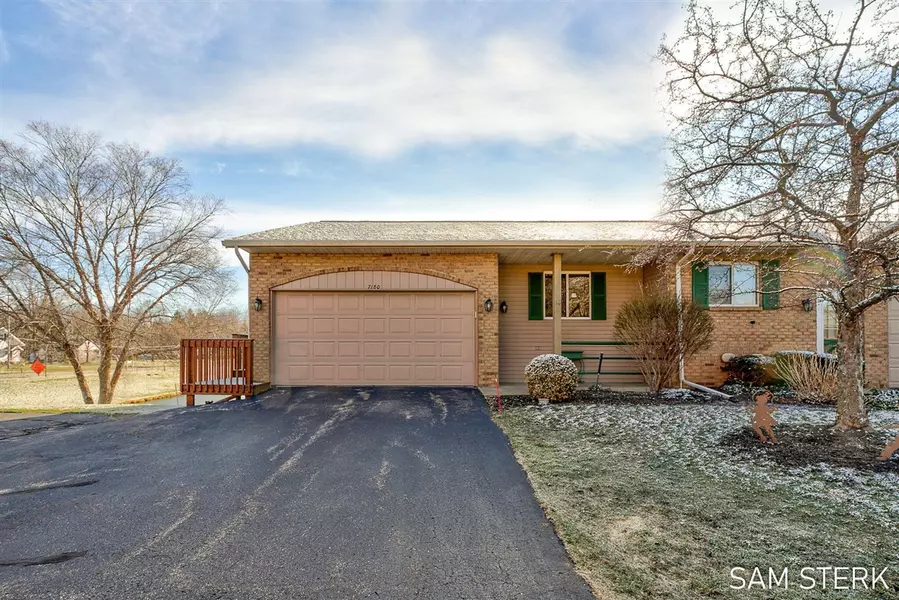 7180 Grand Village Lane, Grandville, MI 49418-2130