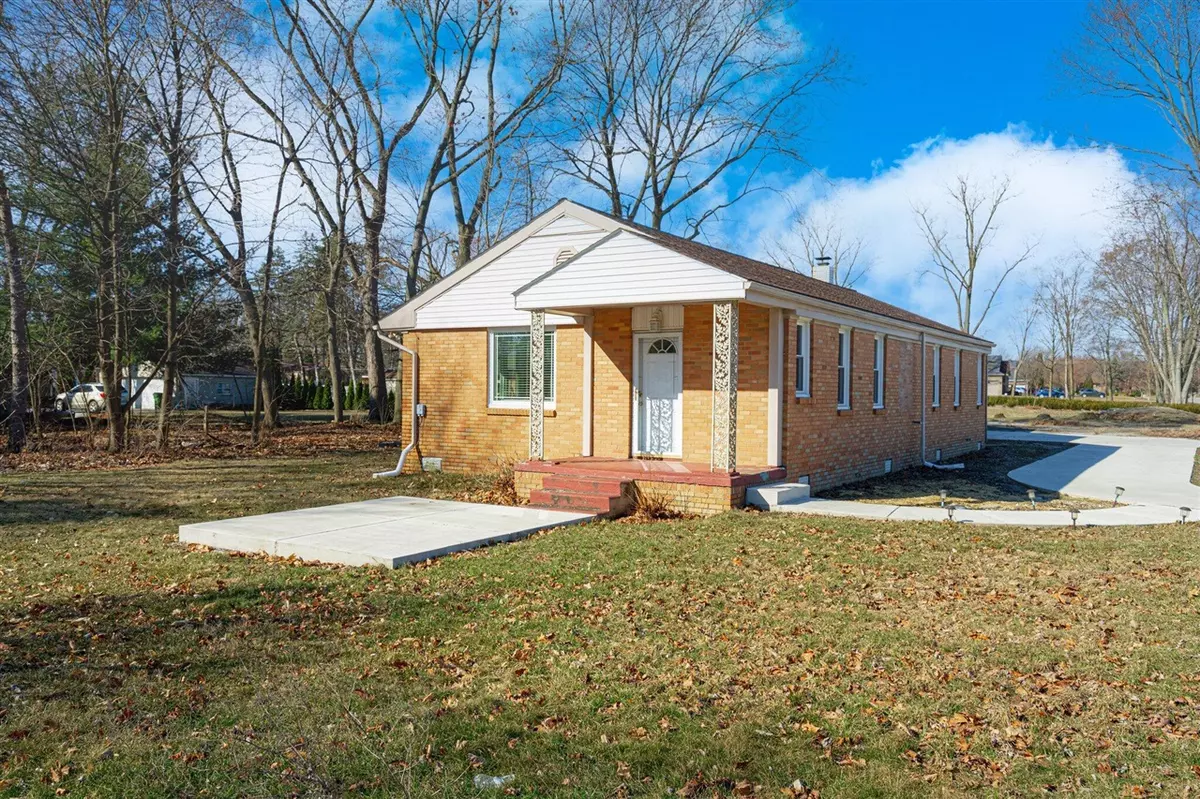 Shelby Twp, MI 48316-4109,5820 Robert Street