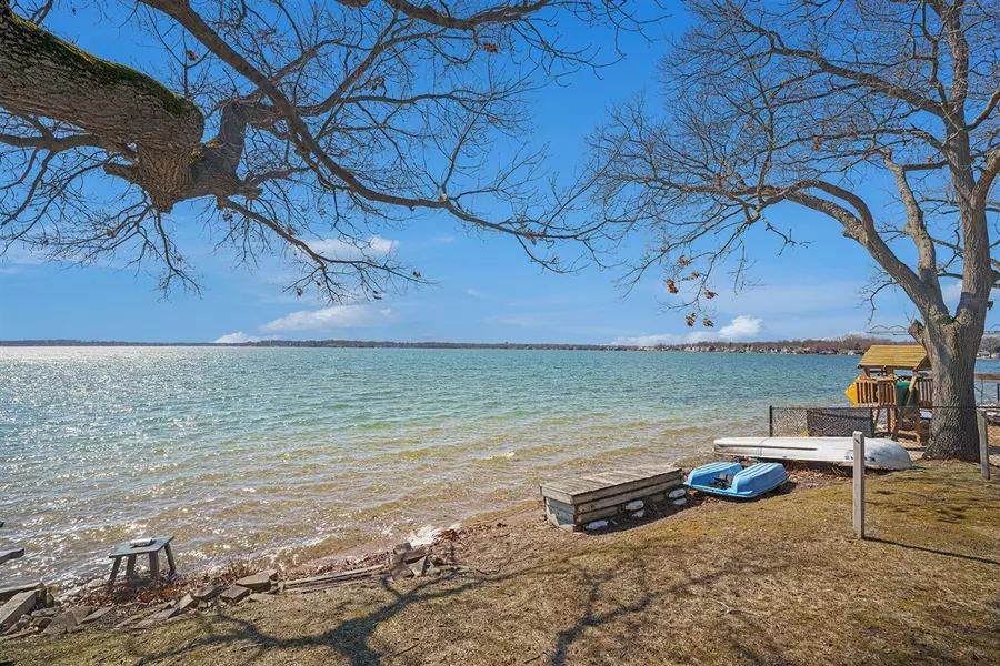 3608 E Shore Drive, Portage, MI 49002-6577