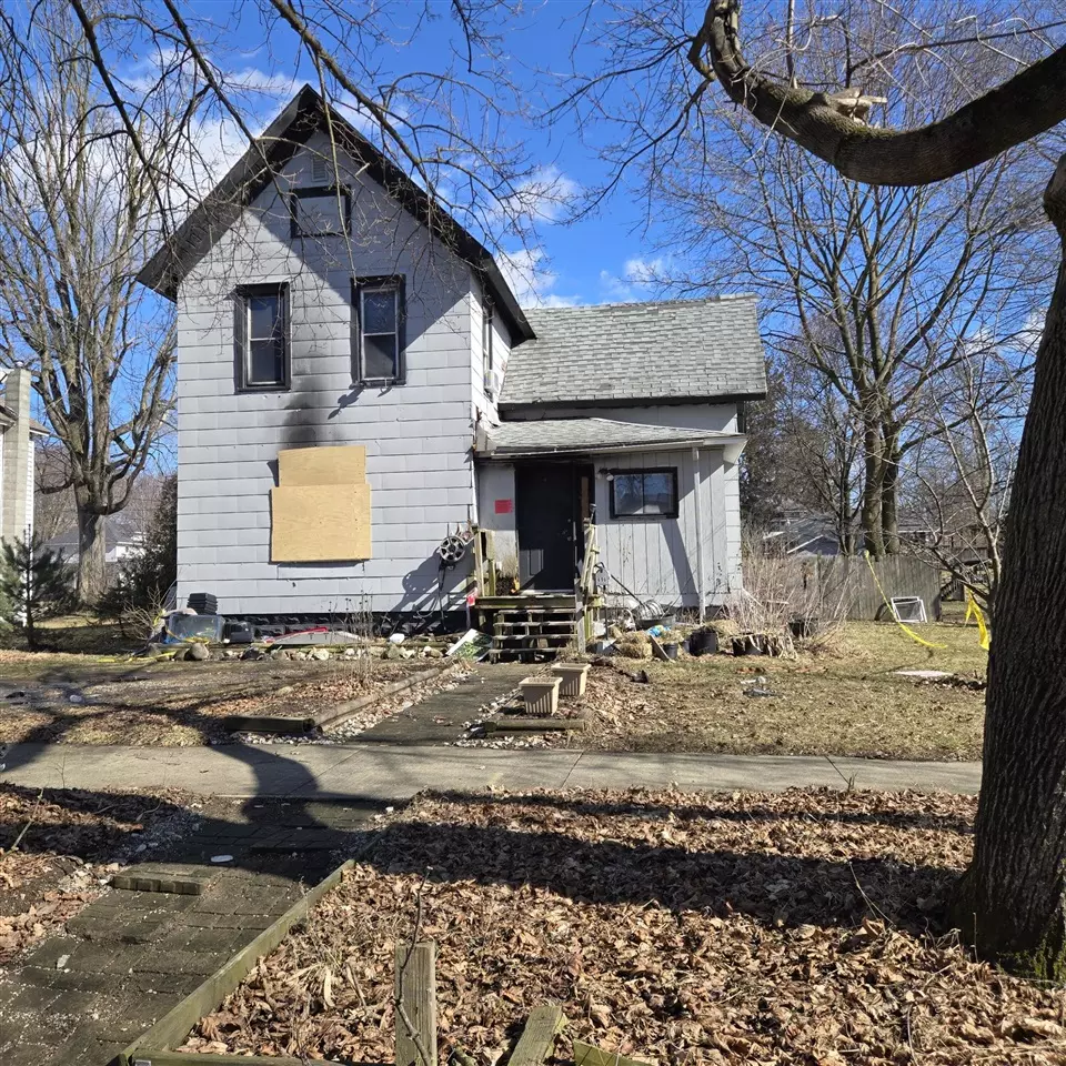 Three Rivers, MI 49093,606 8th Street