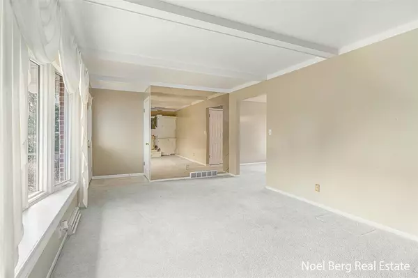 Spring Lake, MI 49456,16335 Pinewood Avenue