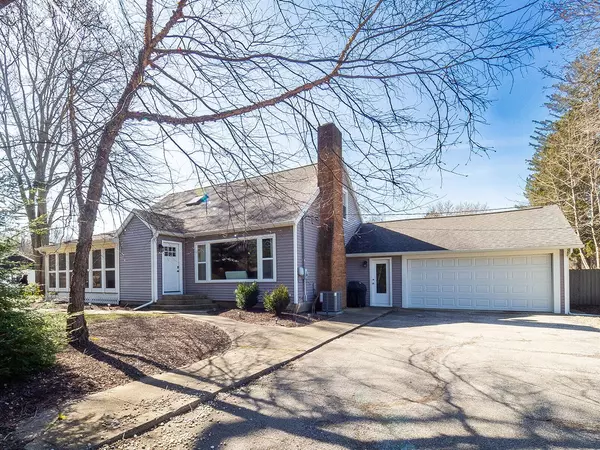 7306 Harbert Road, Three Oaks, MI 49128-9719
