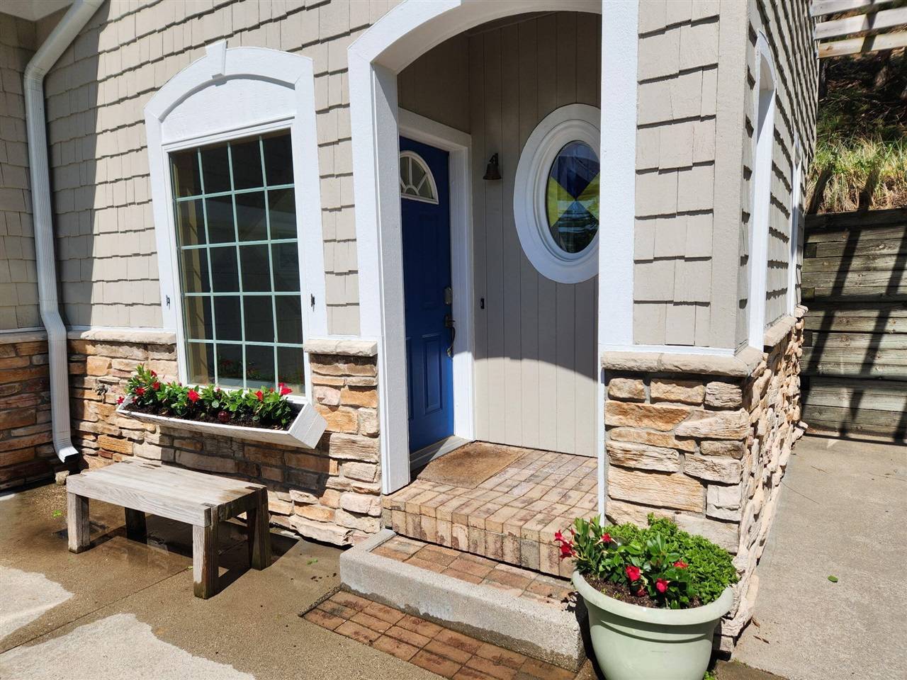 Spring Lake, MI 49456-9440,19148 Maiden Lane