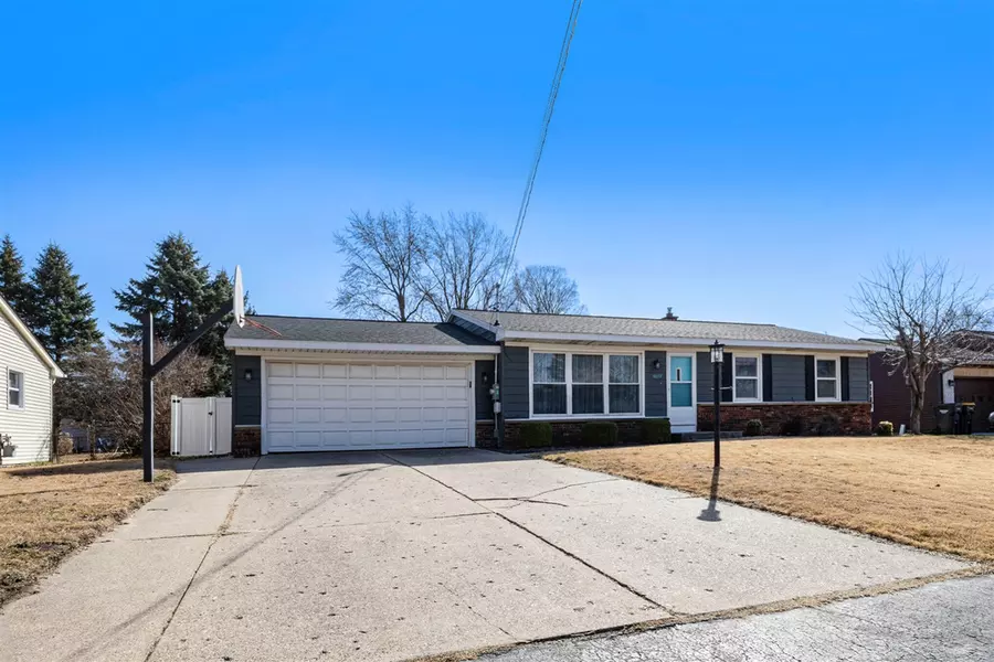 7072 Eastwood Avenue, Jenison, MI 49428