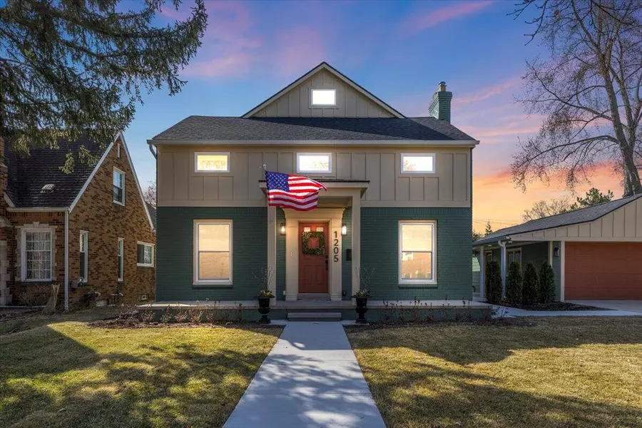 1205 N Washington Avenue, Royal Oak, MI 48067-1239