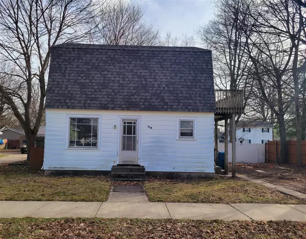 110 E Sycamore Street, Wayland, MI 49348-1334