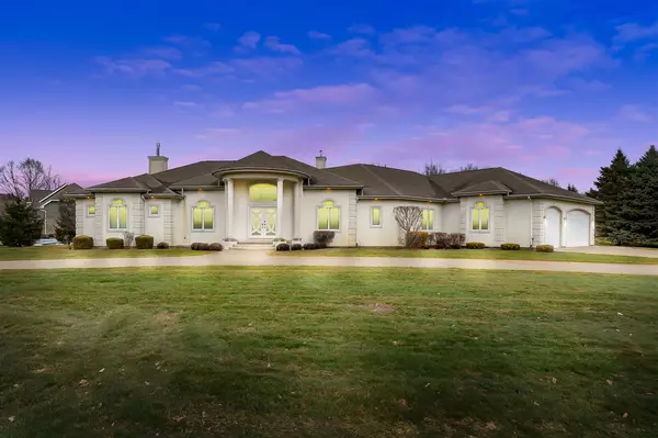 208 Minges Hills Drive, Battle Creek, MI 49015-9349