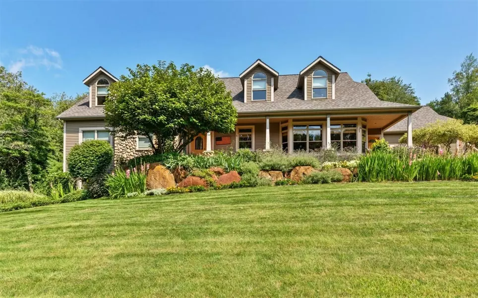 2495 Strawberry Farm Street, Belmont, MI 49306