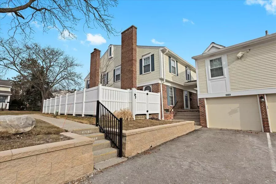 42140 Roscommon Street, Northville, MI 48167-2416