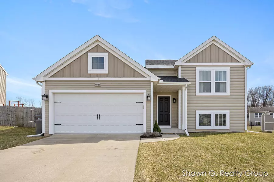 11729 Koala Bear Drive, Alto, MI 49302-9089