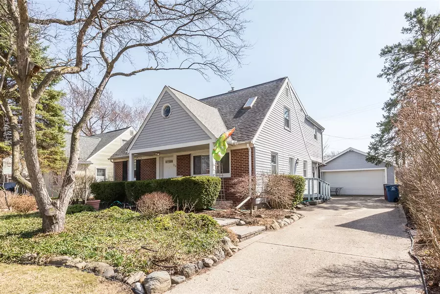 1914 Crestland Drive, Ann Arbor, MI 48104-6334